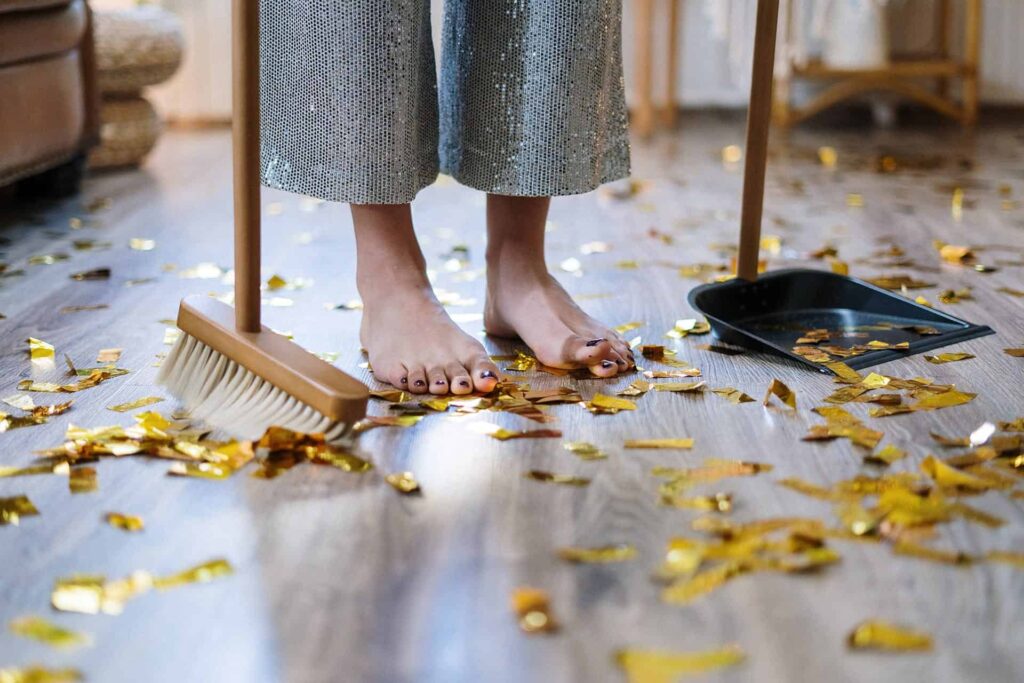 Comment nettoyer et désinfecter un matelas jauni (transpiration, auréoles) à sec chez soi